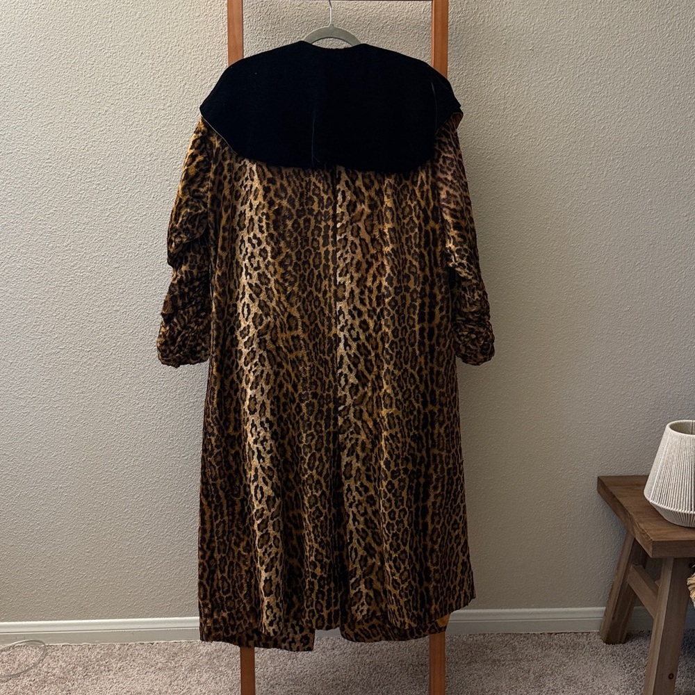 Vintage Cathy Waterman Leopard Print Long Coat with black velvet caplet - Picture 8 of 12